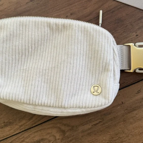 Lululemon White Belt Bag - Picture 3 of 7